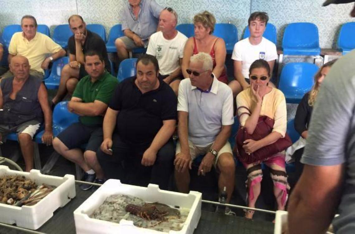 Tony May all'asta del pesce di Terracina