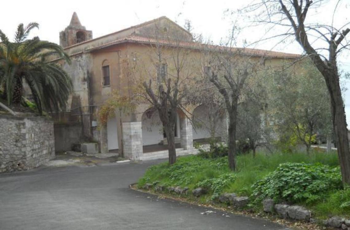 L'ex Acropoli inserita nel Parco degli Ausoni. Spiraglio per l'ex ospedale