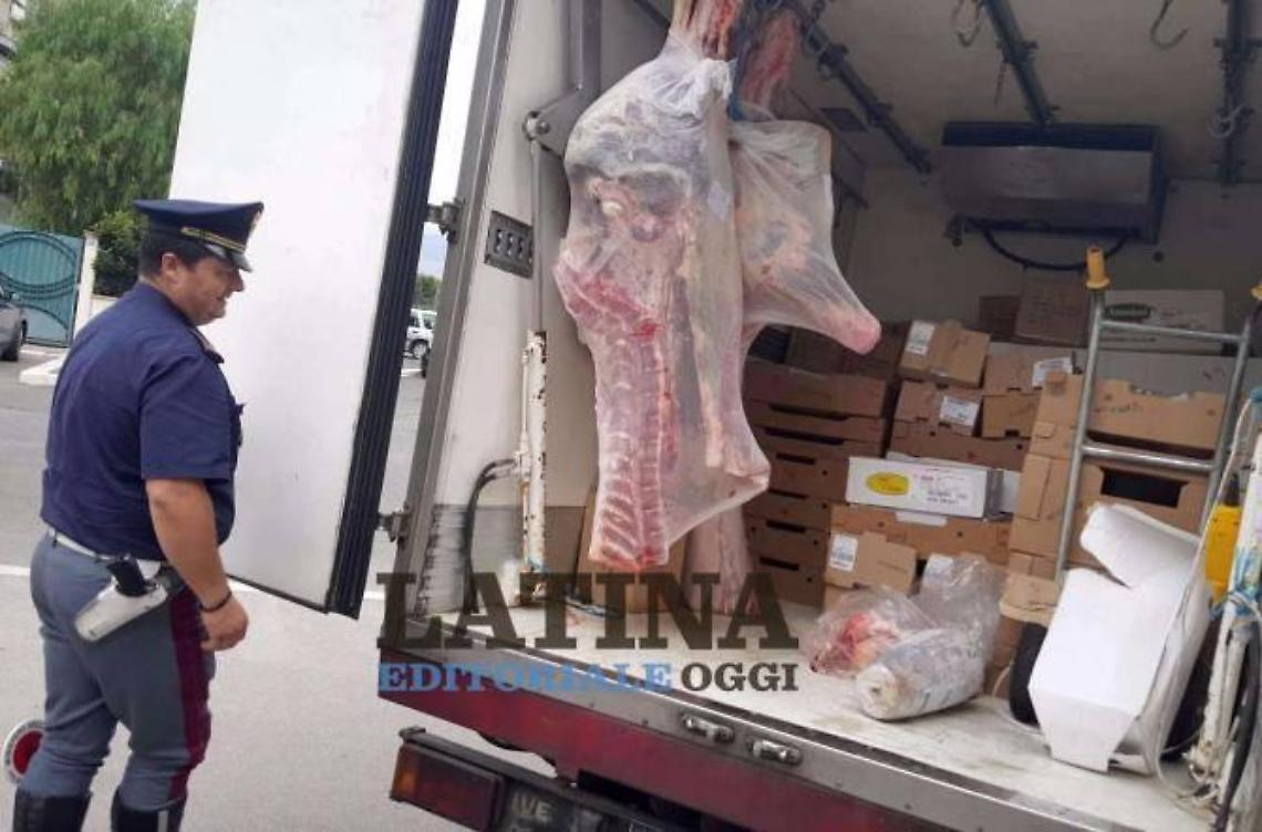 Trasportava carni avariate, il sequestro