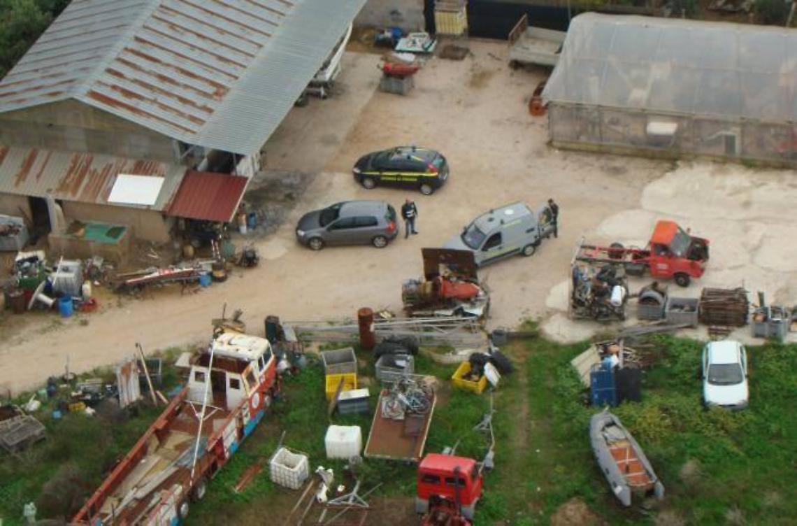 Una foto aerea dell'operazione delle Fiamme Gialle 