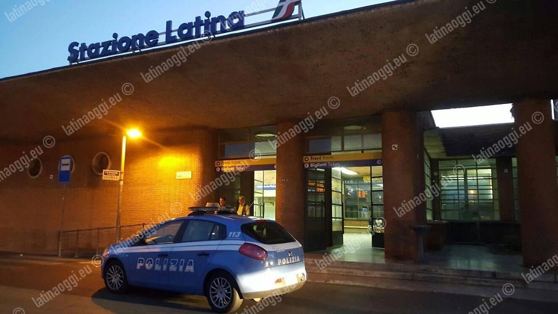 Posto di polizia alla stazione, Les incontra il Prefetto