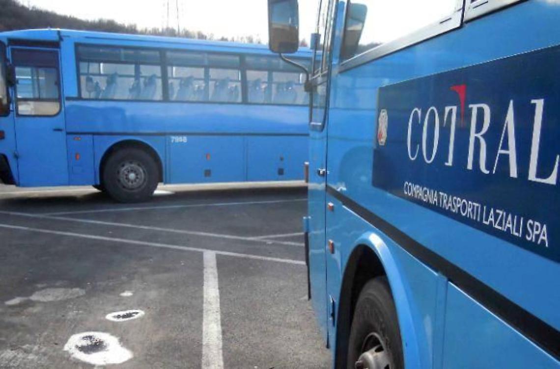 Tagli sulle corse Cotral, ora è scontro