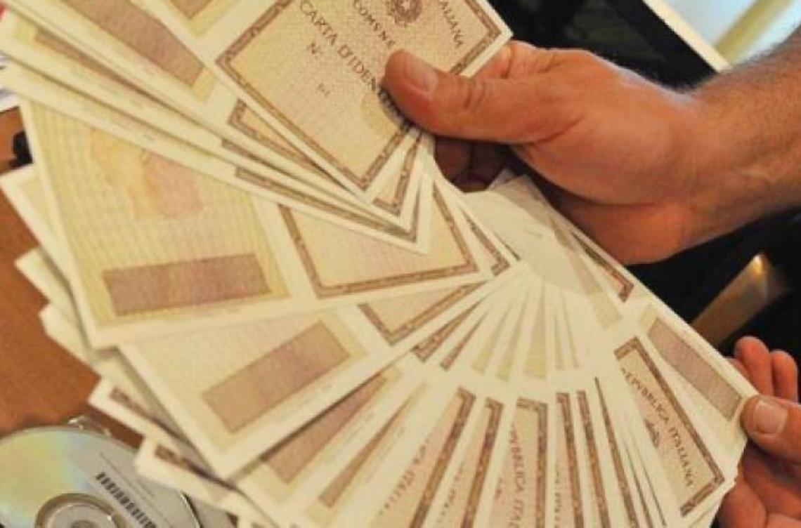 Alle Poste col documento falso, torna in libertà dopo la Direttissima
