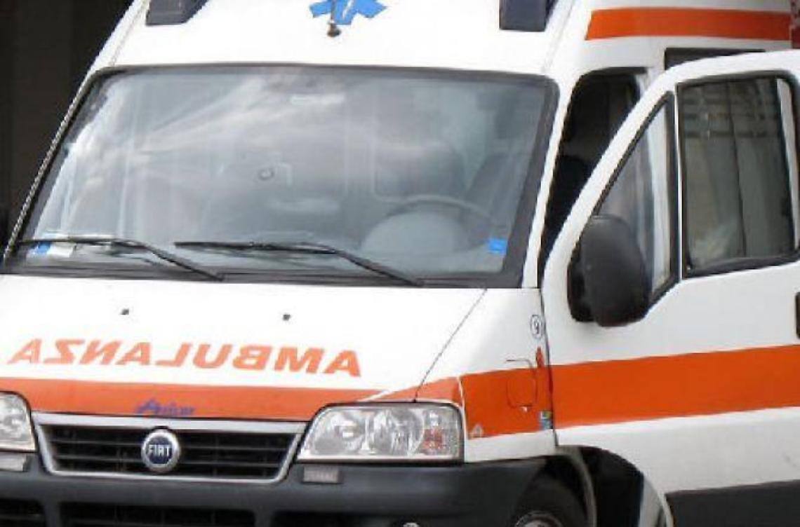 Auto pirata investe anziano in via dei Lauri
