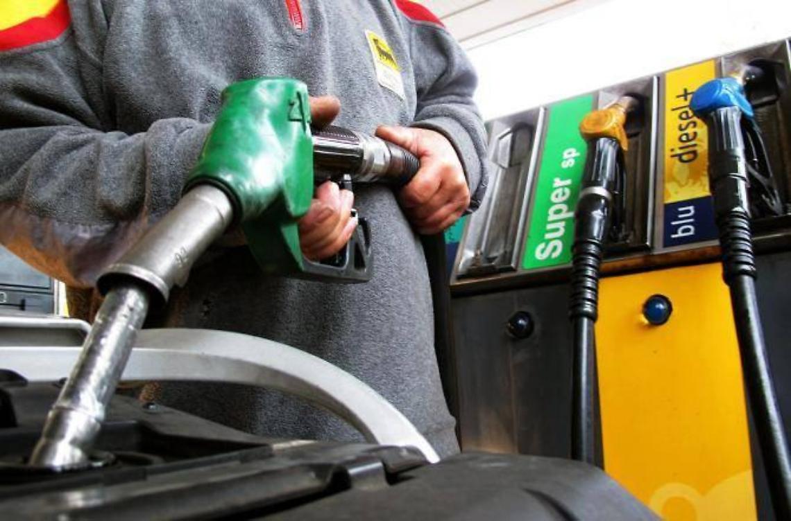 Distributori di carburante  Il Comune mette le regole