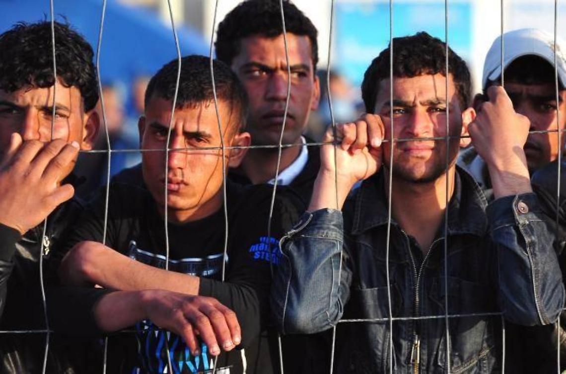 Quel business chiamato accoglienza: soldi facili con gli immigrati