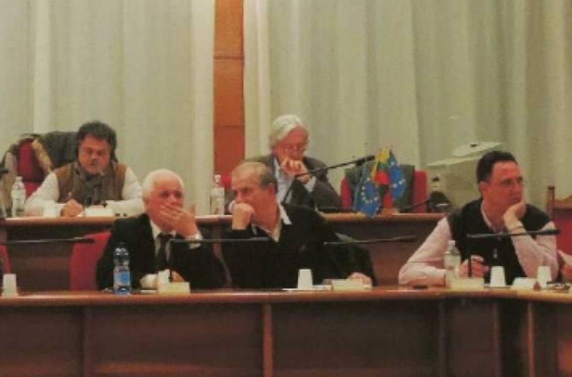 La gestione del cimitero  torna alla partecipata