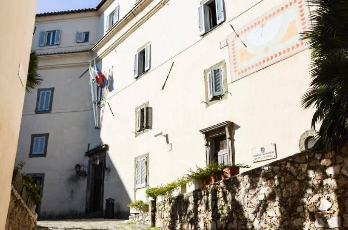Il pasticcio delle assunzioni in Comune