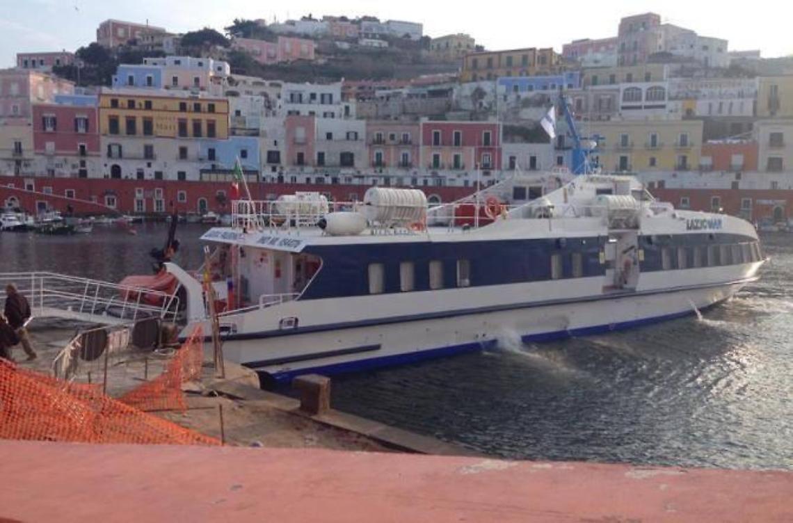 A Ponza c'è finalmente il nuovo aliscafo. Oggi il primo viaggio