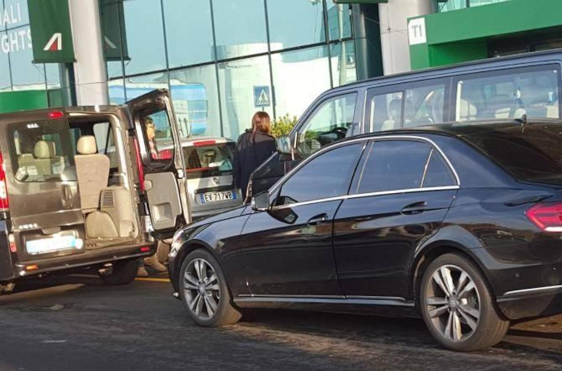 Noleggio con conducente e license facili: bufera sul Comune