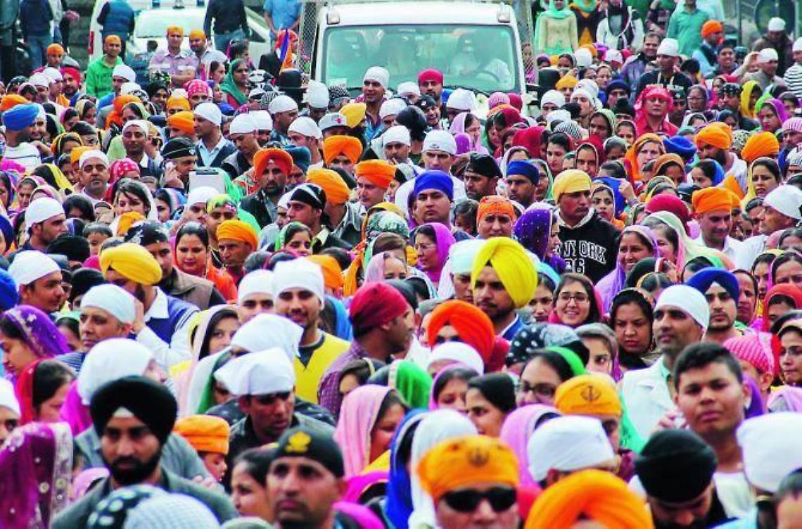 Domenica la pacifica e colorata invasione della comunità Sikh