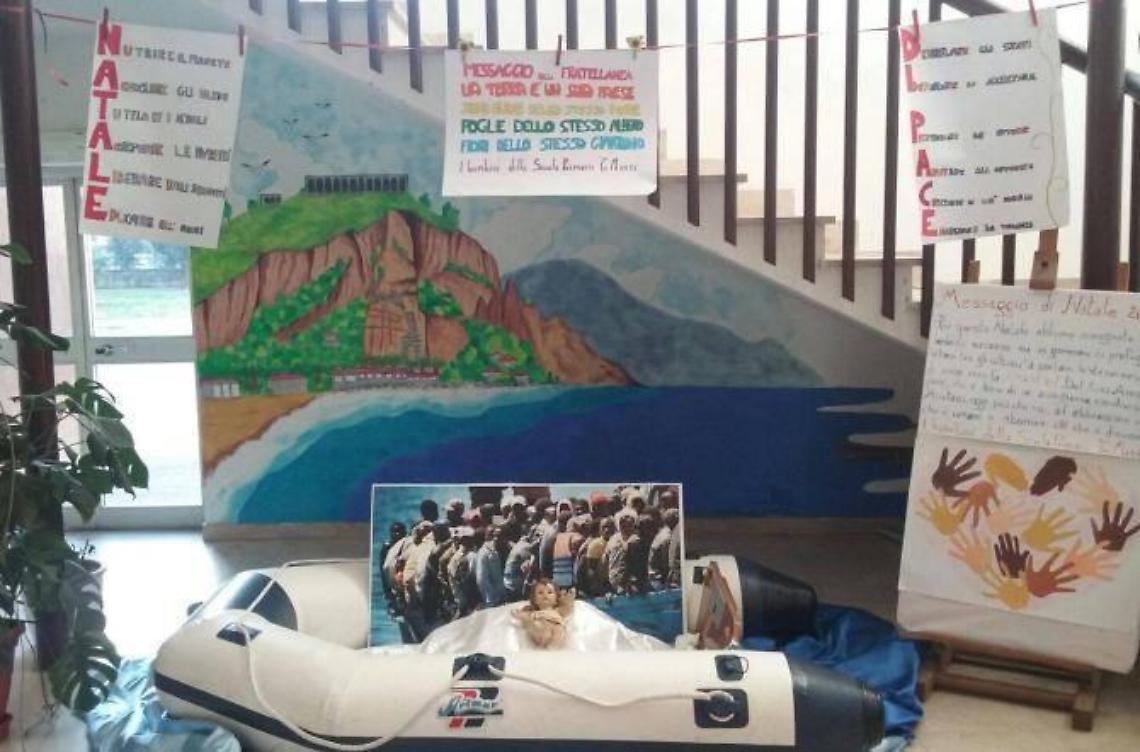 Alla scuola "Manzi" Ges&ugrave; nasce su un barcone