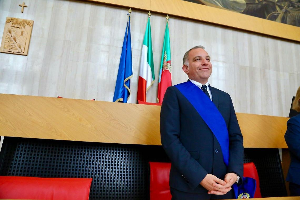 La decisione di Medici: "Scuole chiuse a prescindere dal colore"