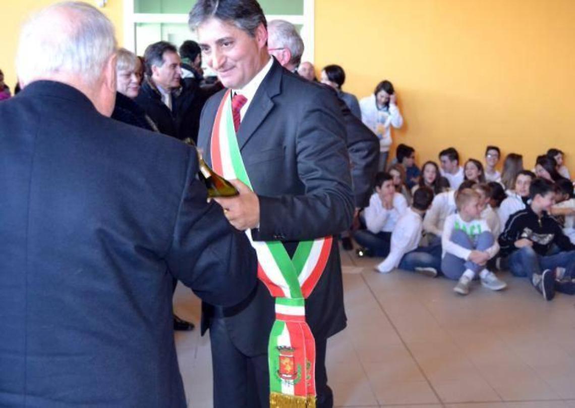 Dubbi sui lavori alla piscina comunale, esposto in Procura