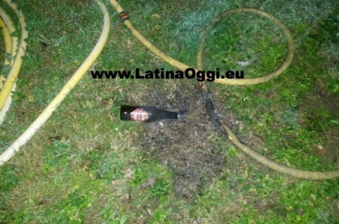 Una molotov nel giardino di un'abitazione, atto intimidatorio
