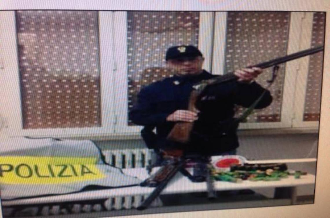 Tre fucili e 110 cartucce ritrovate dalla polizia. Erano state rubate a Capodanno