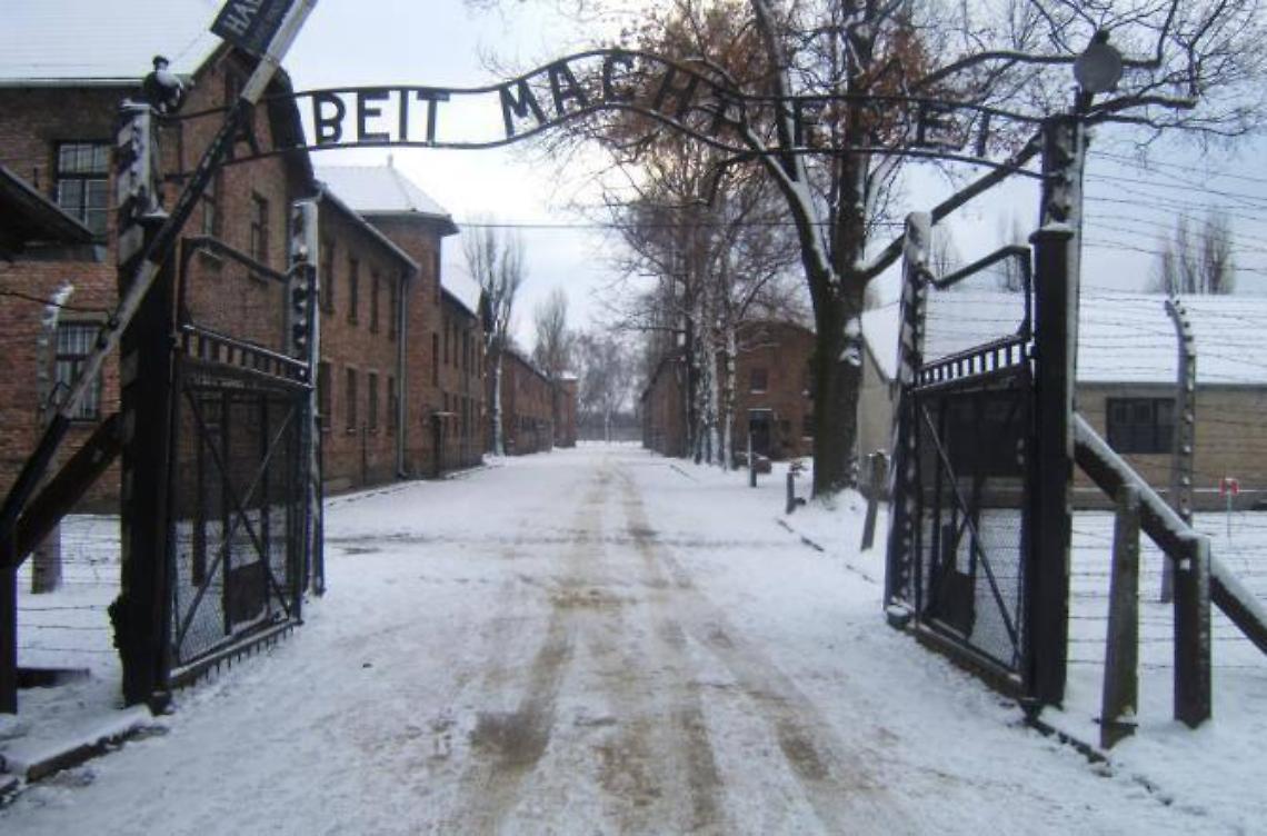 Giornata della Memoria, studenti in visita ad Auschwitz