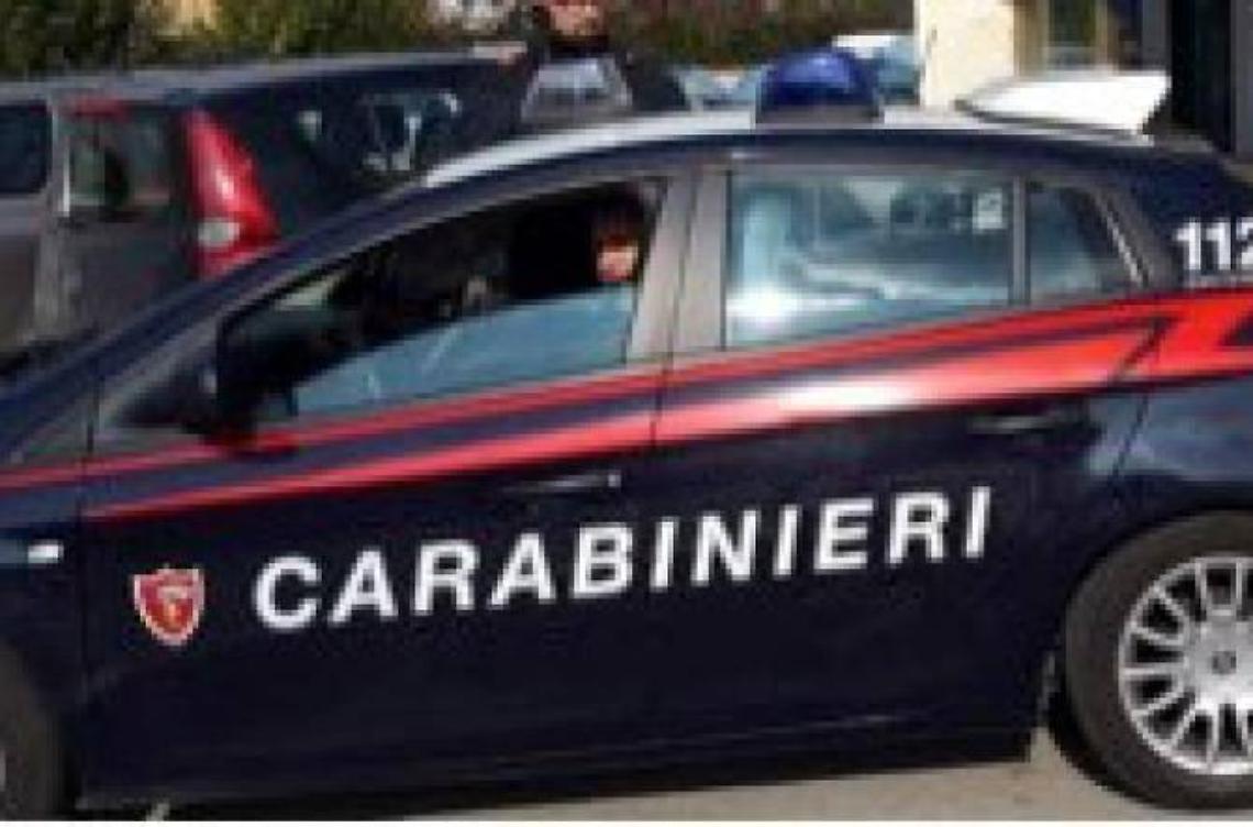 Fermato al posto di blocco aggredisce violentemente un carabiniere. Arrestato