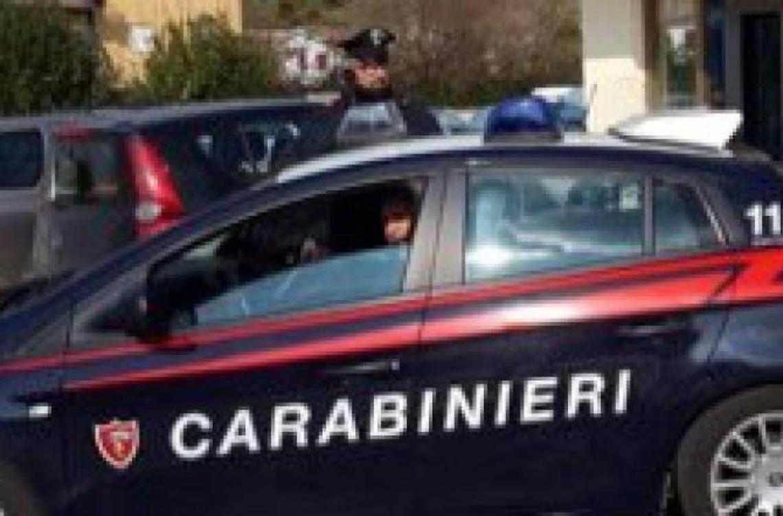 Fermato al posto di blocco aggredisce violentemente un carabiniere. Arrestato