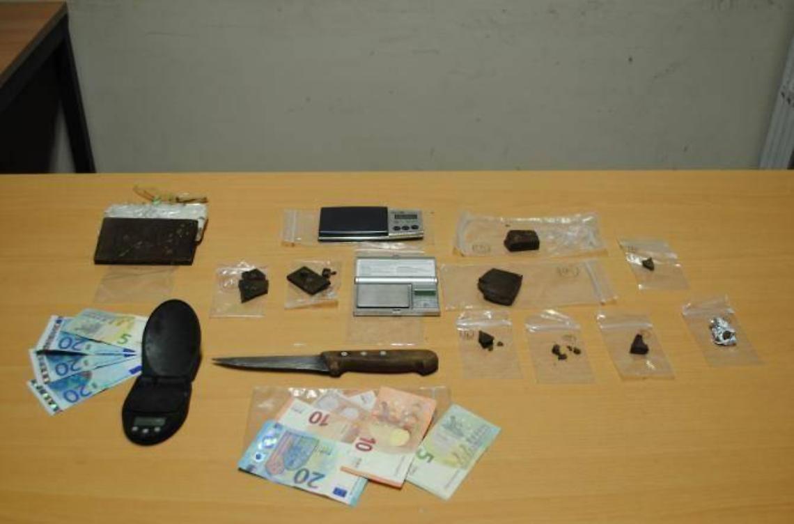 Spacciavano hashish, arrestati in due