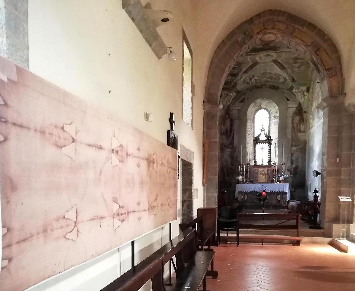 Una copia della Sindone esposta all'Abbazia di Valvisciolo fino a Pasqua
