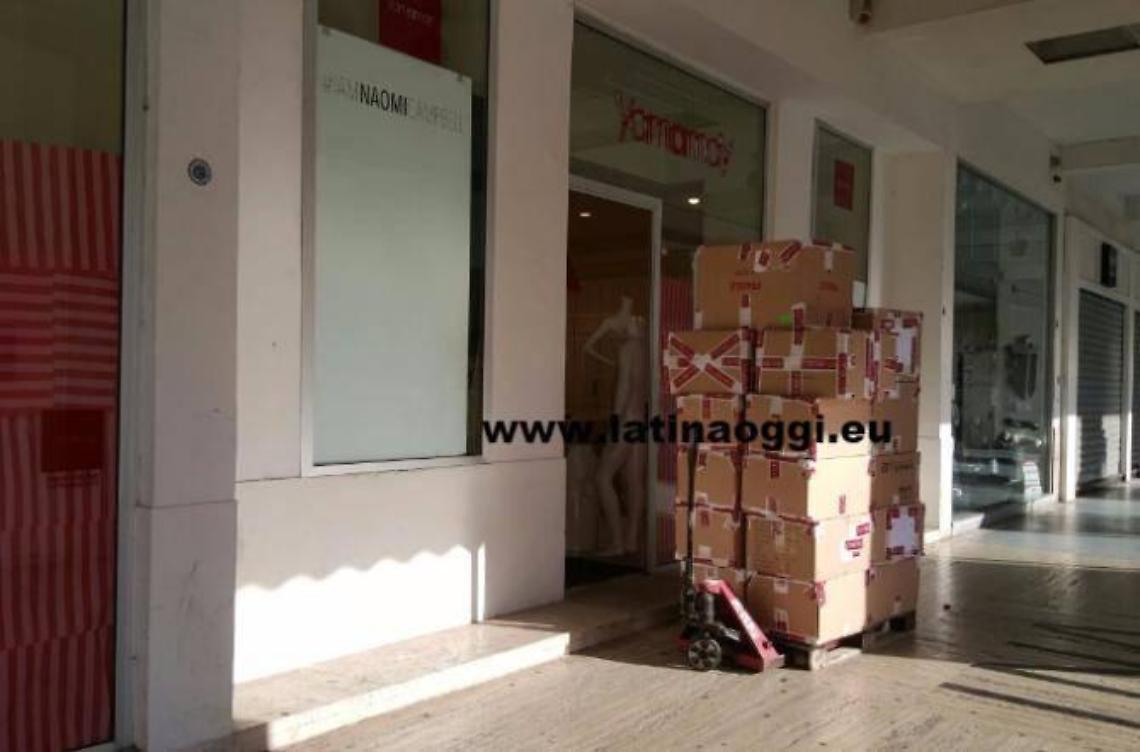 Un altro negozio chiude in centro