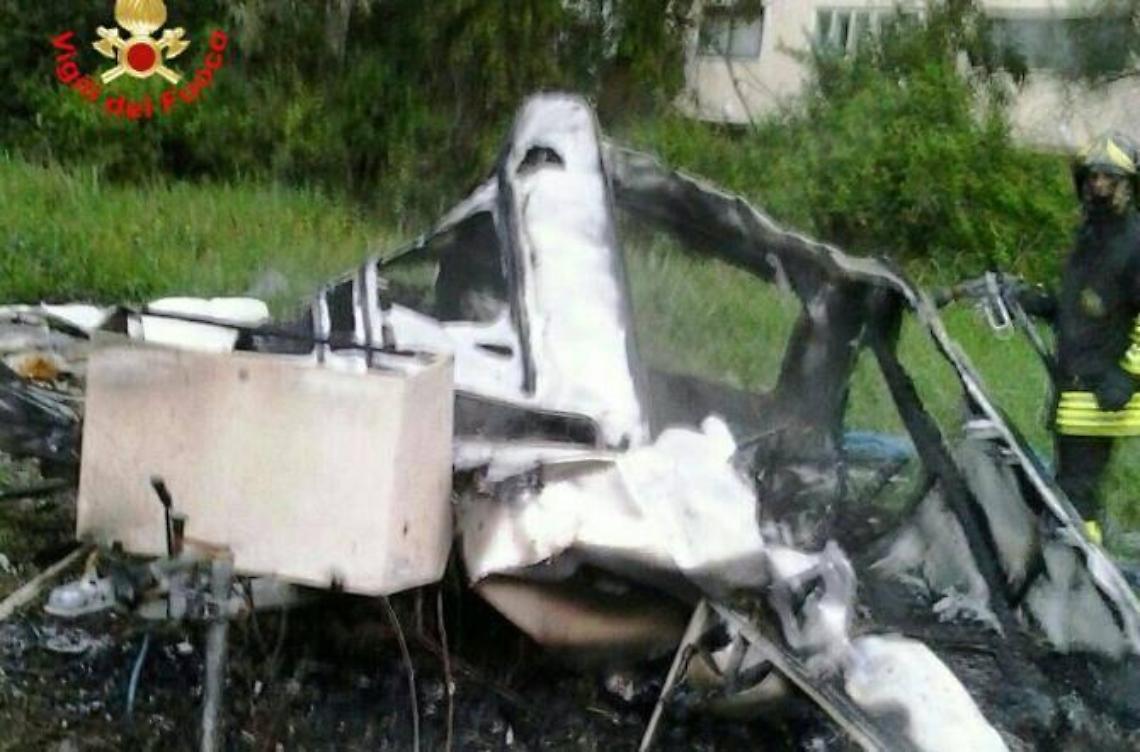 Roulotte a fuoco in viale Europa