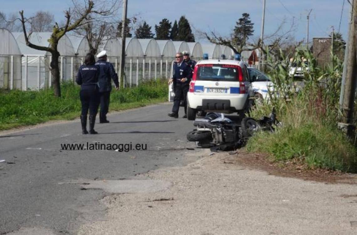 Lo schianto mortale alla "curva maledetta". I residenti: una morte annunciata