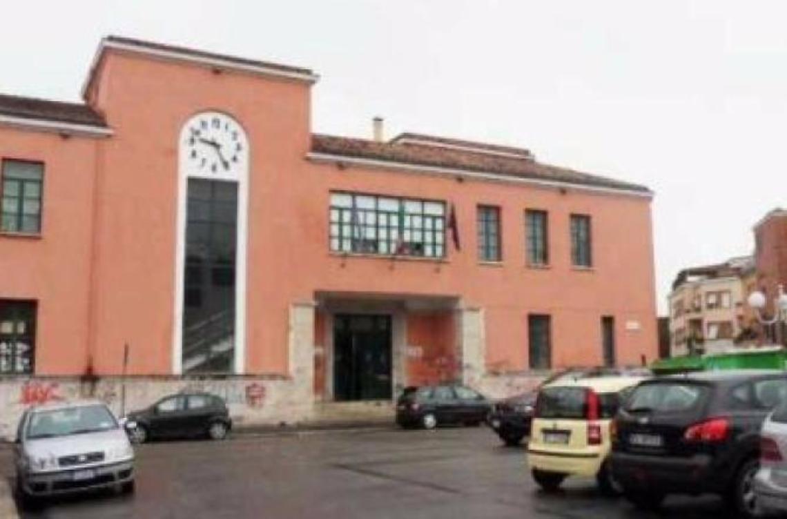 Le maestre violente insegnavano nella scuola di piazza Dante