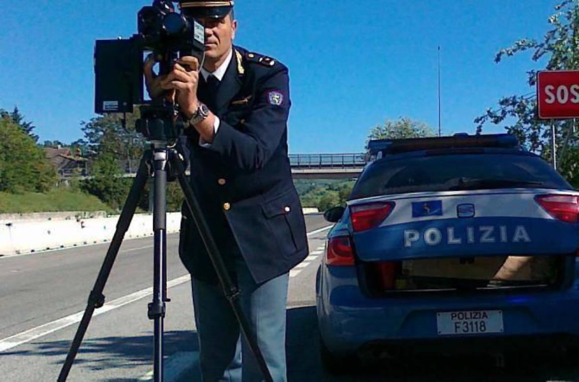 A 189 Km/h sulla Pontina con una Fiat Panda. Maxi multa in arrivo
