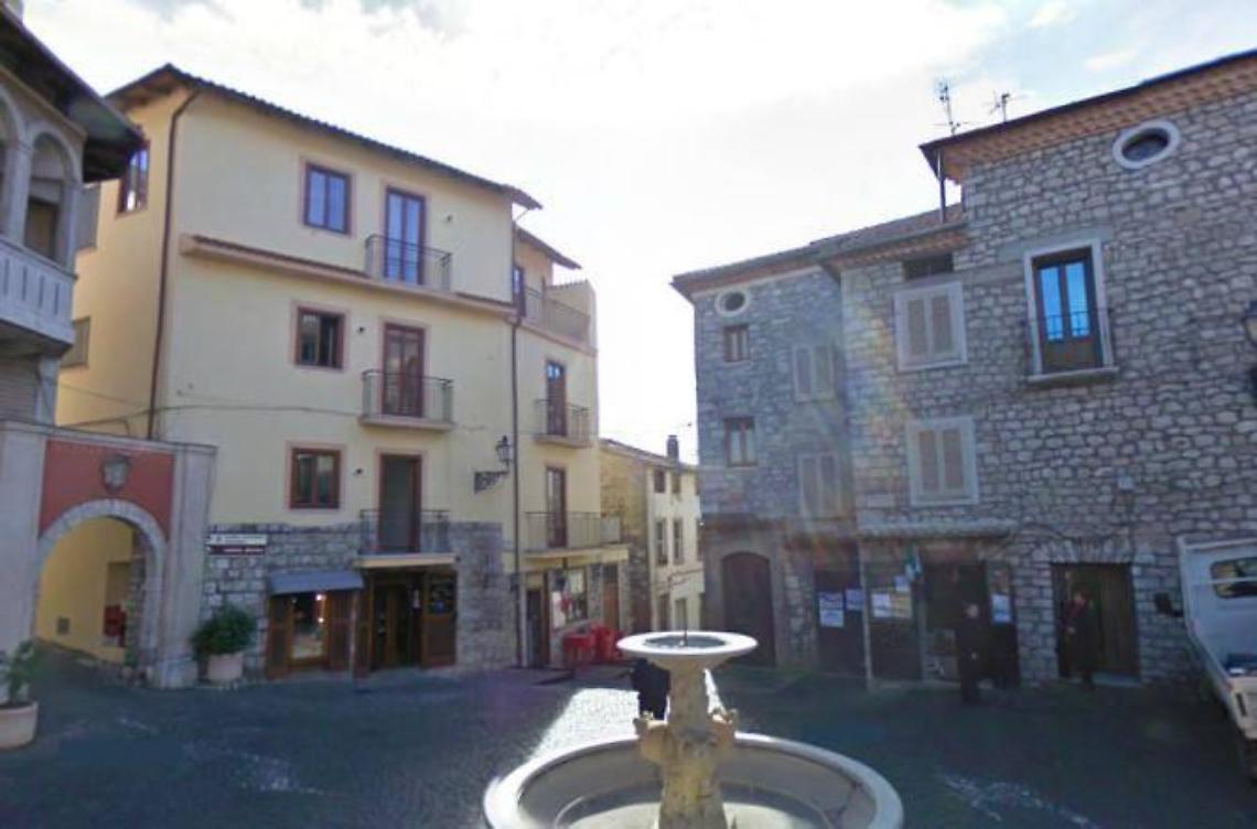 Tasse, rifiuti e immigrazione: l'opposizione incontra i cittadini