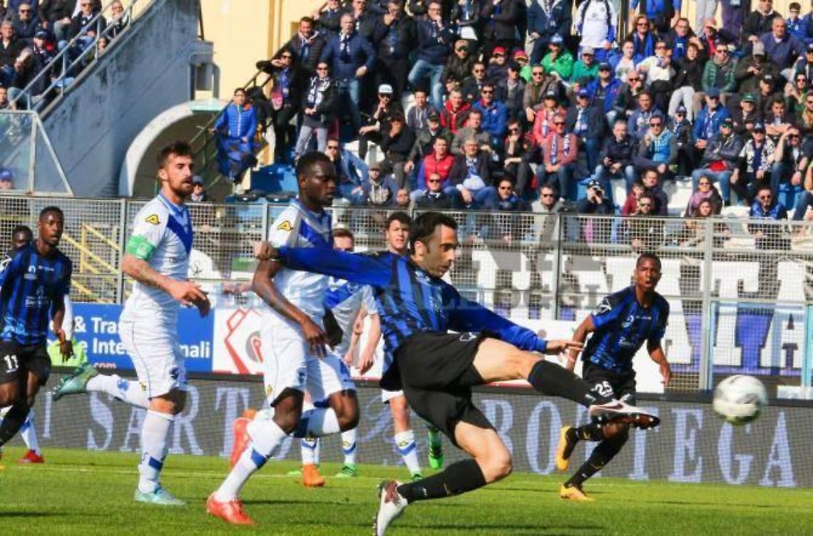 Il Latina torna alla vittoria strapazzando 3-0 l'Avellino