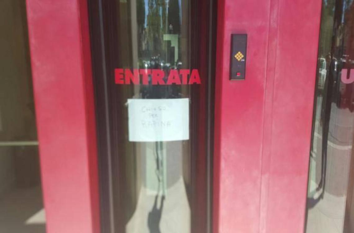 Banditi alla banca Credem, il colpo non riesce. In fuga senza bottino
