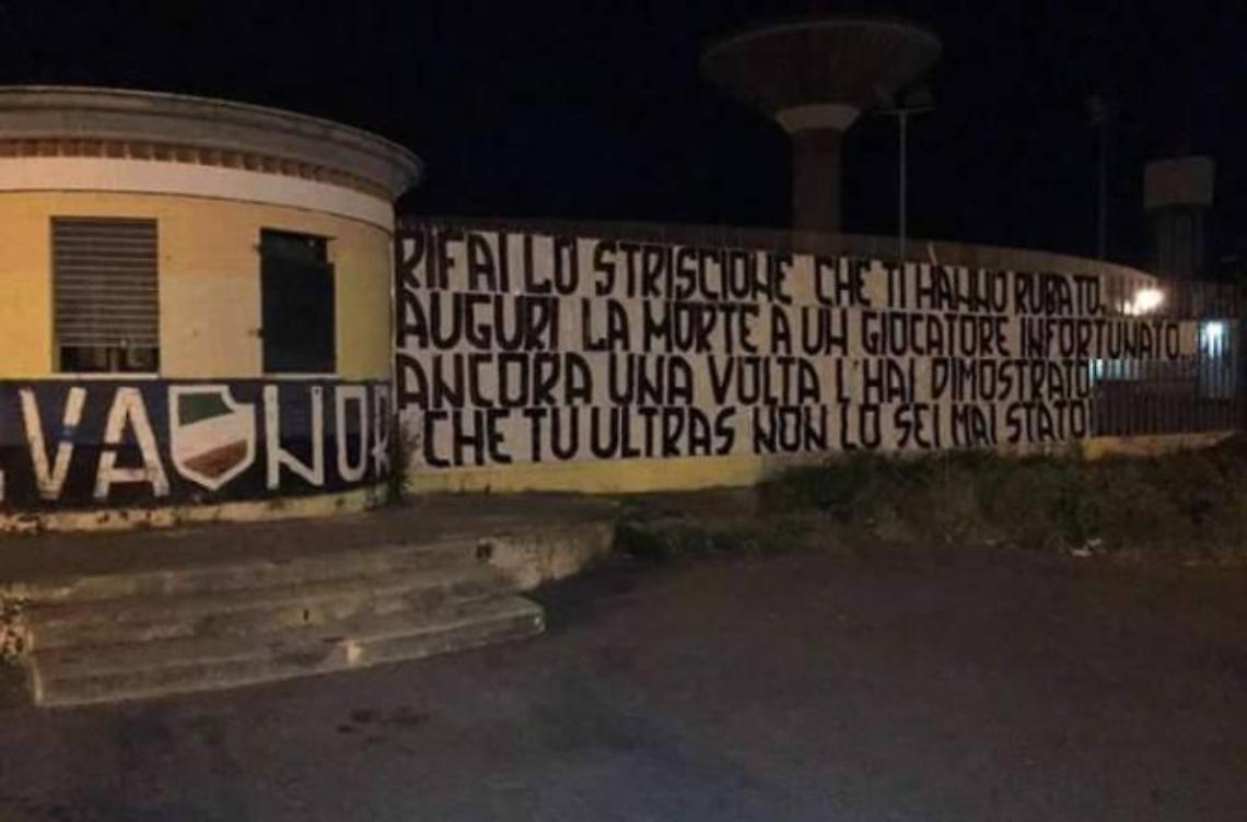 La Curva Nord a difesa di Perin. E su Facebook i suoi amici lanciano #IoStoConPerin