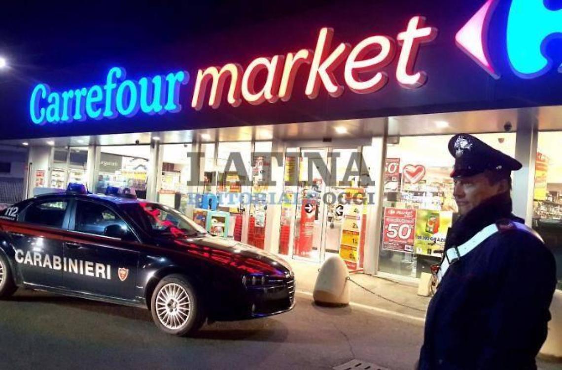 Con  la pistola minaccia la cassiera del Carrefour. Terzo colpo in due giorni