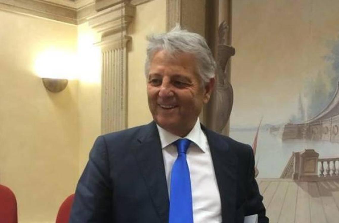 Luminarie e polemiche, il sindaco: "Soldi andati in beneficenza"
