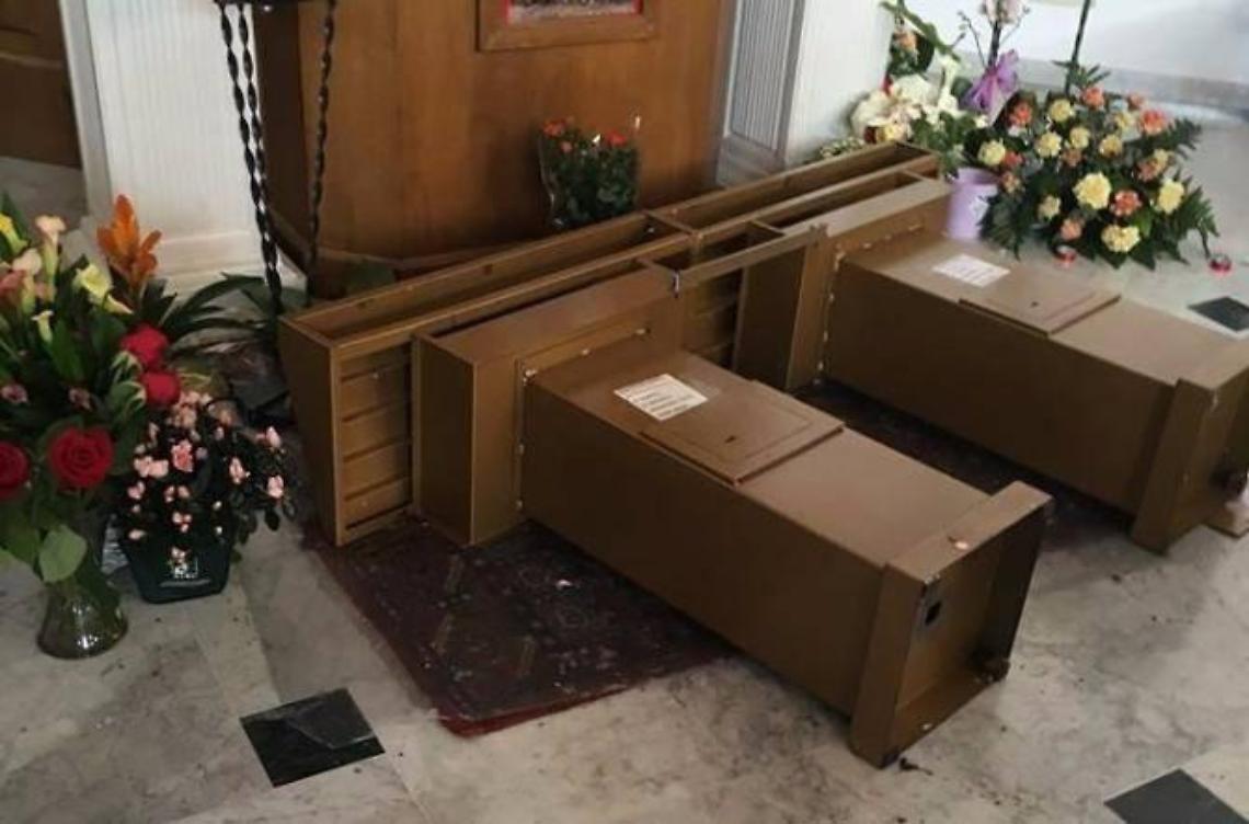Ladri nella chiesa di Santa Domitilla, provano a forzare il porta offerte