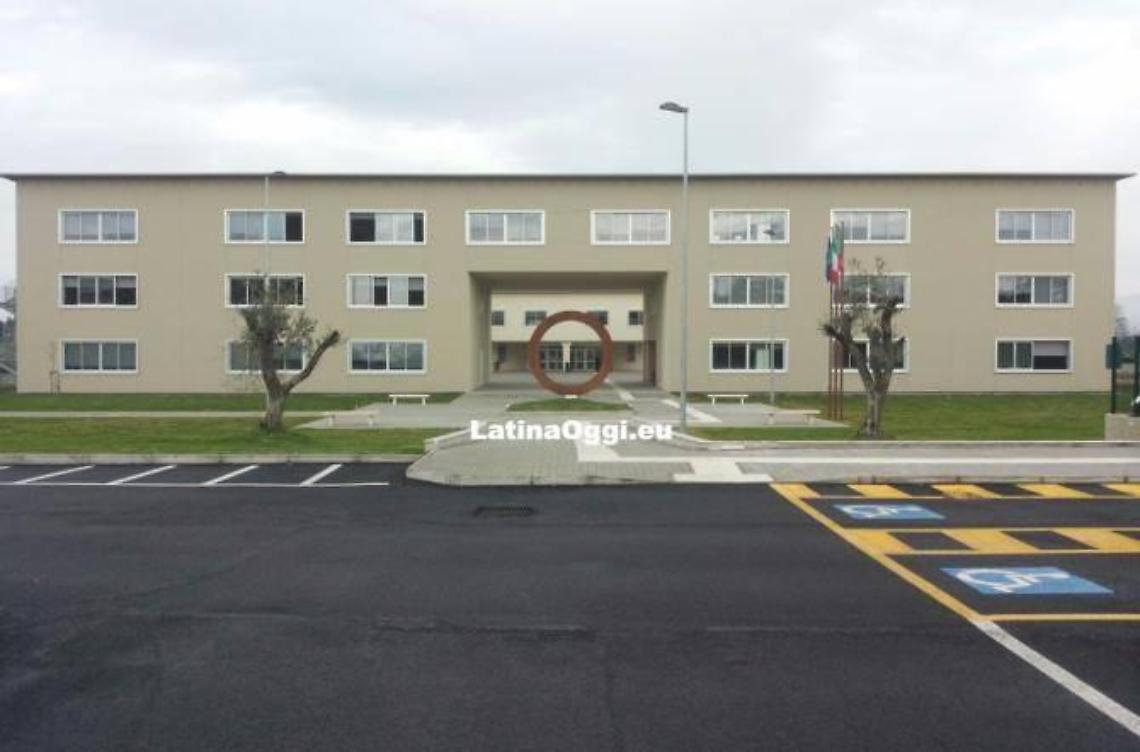 Allagata l'aula di chimica del Rosselli di Aprilia, chiuse 9 aule