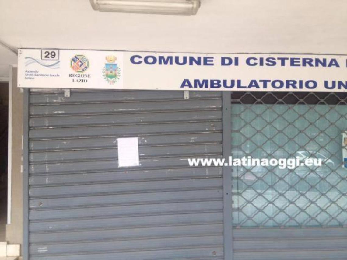 Centro di unit&agrave; primarie, il Comune ripristina la linea telefonica e replica dopo l'affissione dei cartelli