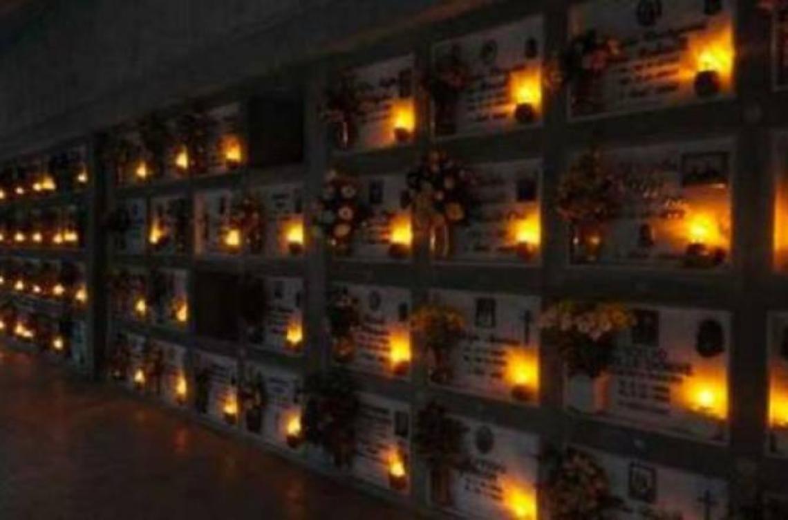 Lampade votive, proroga "infinita" per il servizio