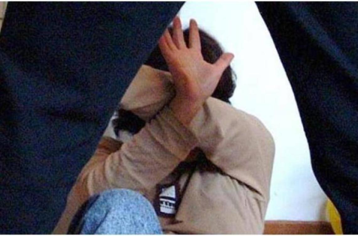 Abusi sessuali su un minorenne disabile, arrestato un 27enne