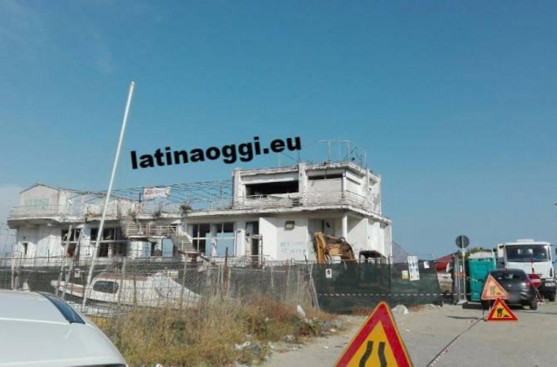 Al via la demolizione dell'ex Splash Down
