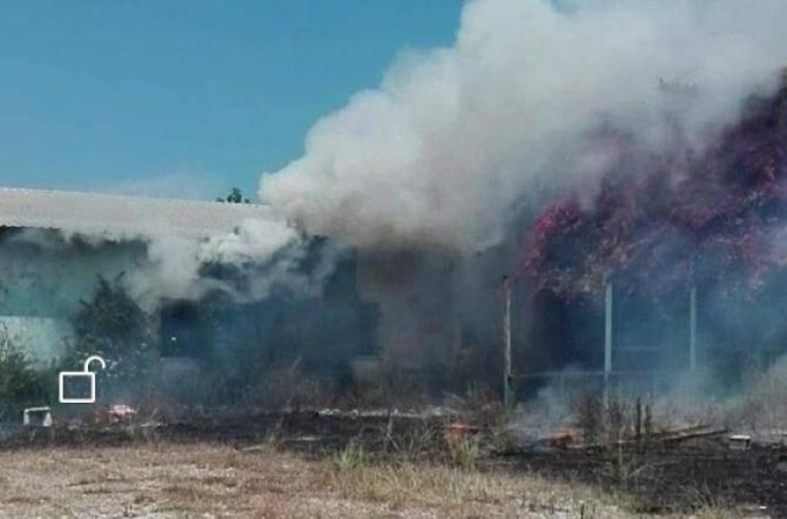 Incendio di sterpaglie rischia di distruggere la chiesa di Olmobello