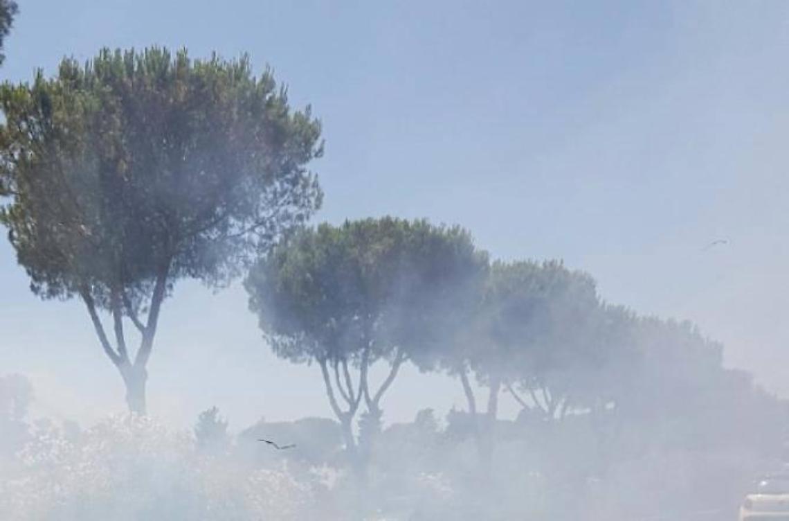 Incendio sulla Pontina, traffico in tilt
