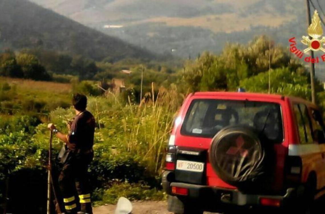 Fiamme in montagna, a fuoco 40 ettari di macchia mediterranea