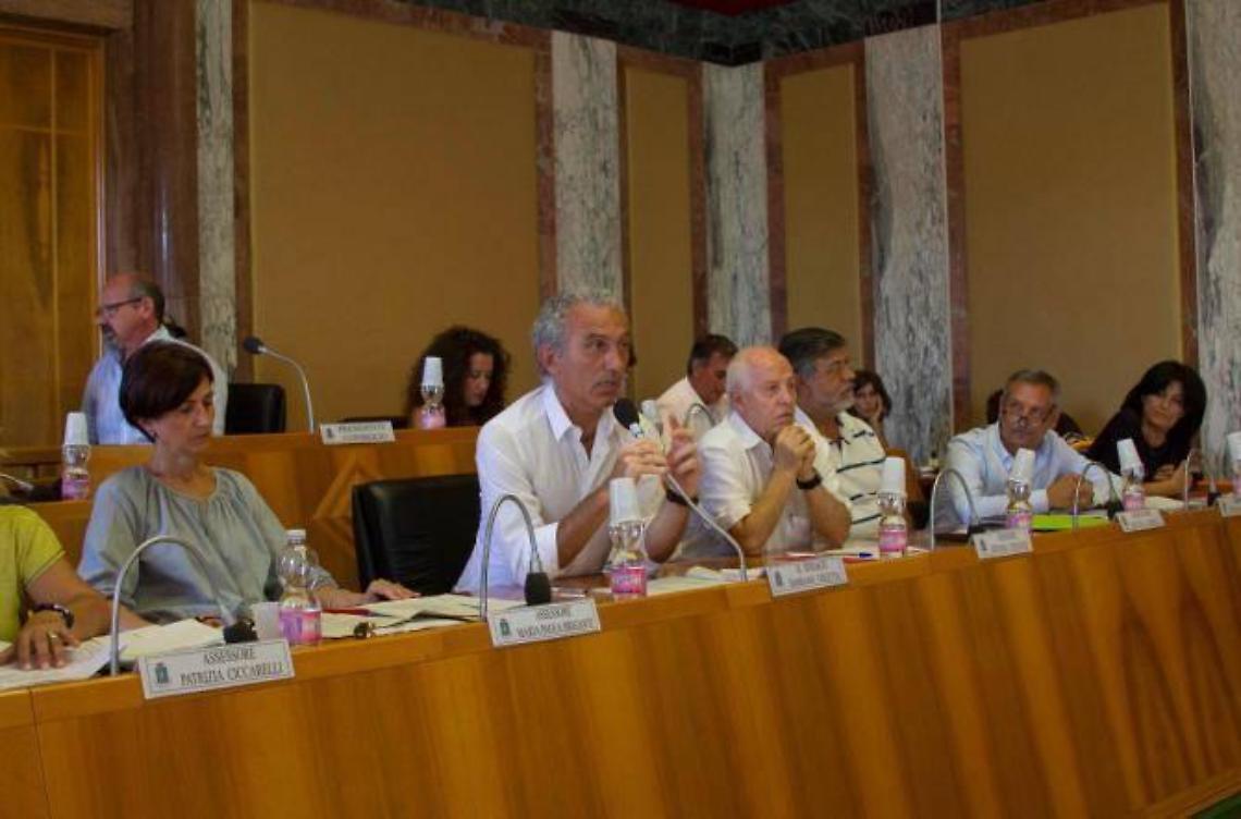 Coletta presenta le linee programmatiche. L'opposizione: manca la concretezza