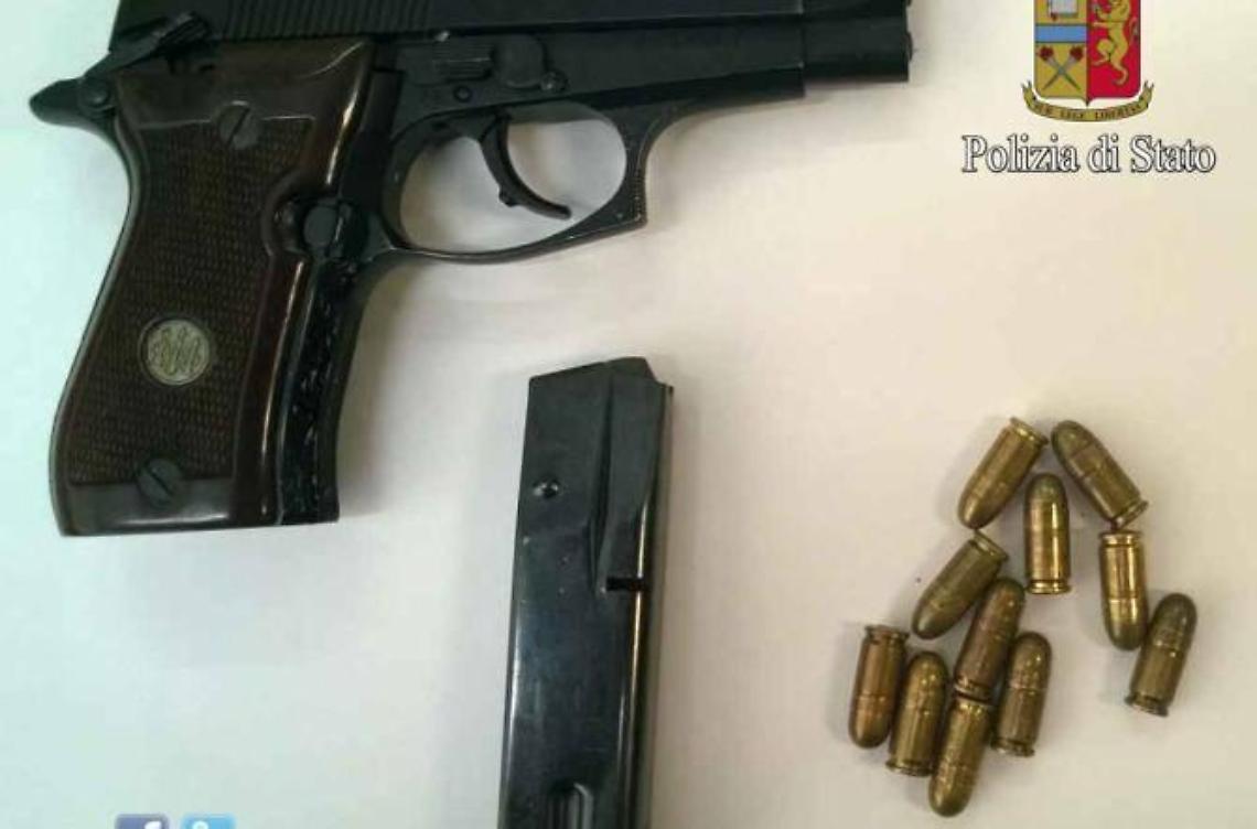 "Se vanno in macchina me se bevono", il messaggio a un amico di Pomezia tradisce un finto legionario