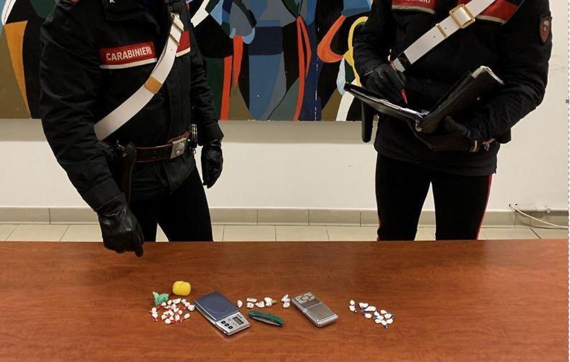 Droga, in manette una coppia di spacciatori