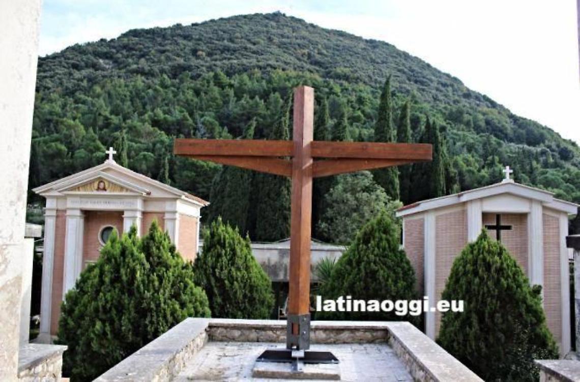 Un terzo dei residenti non paga le luci votive del cimitero