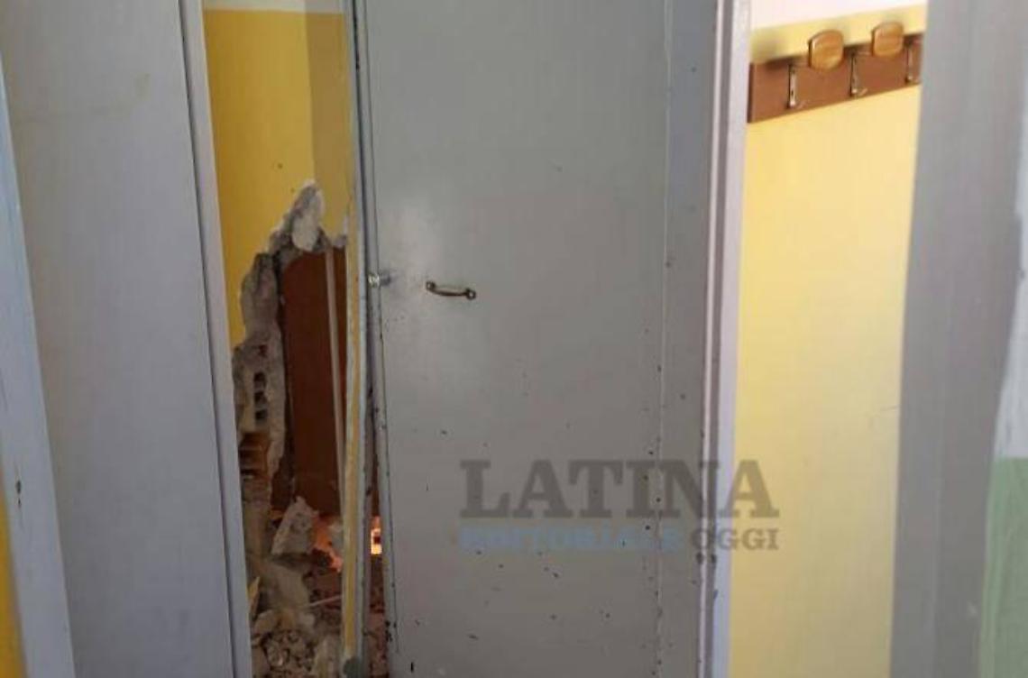 Furto nella scuola elementare di Borgo Santa Maria, spariscono computer e stampanti